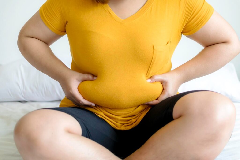 midsection woman holding belly 1048944 18100256